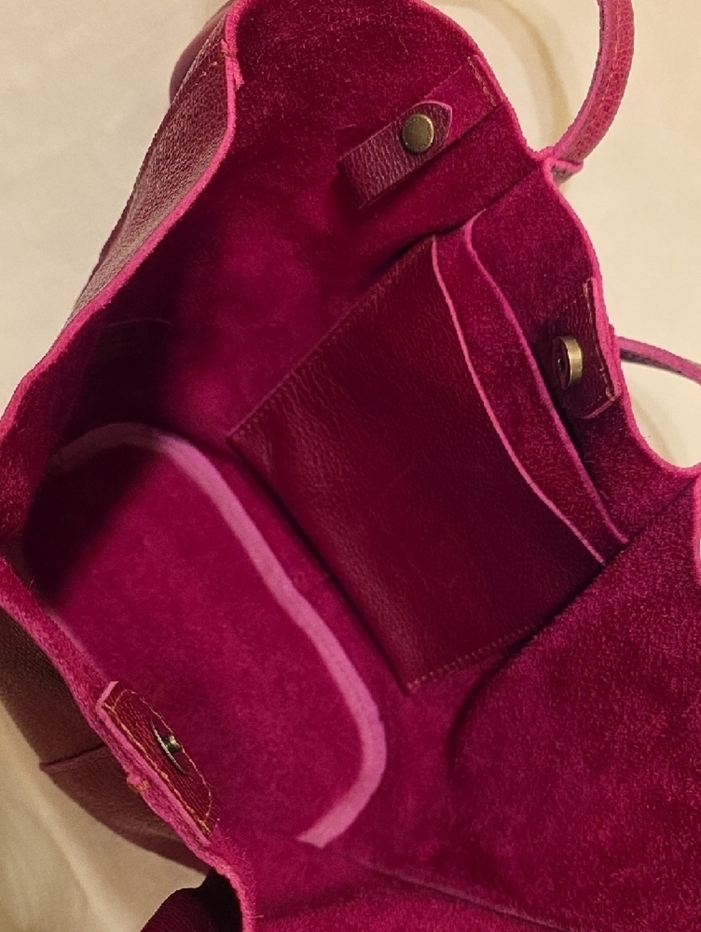 Portland Leather Devan Tote - Picture 3 of 7